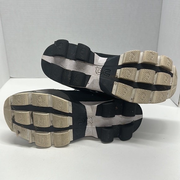 ON Running On Clouds Sneakers Shoes Running Gray Black Men's Size 10.5 - Picture 9 of 12